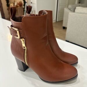 NY&Co Brown Bootie with Hold Hardware Sz8